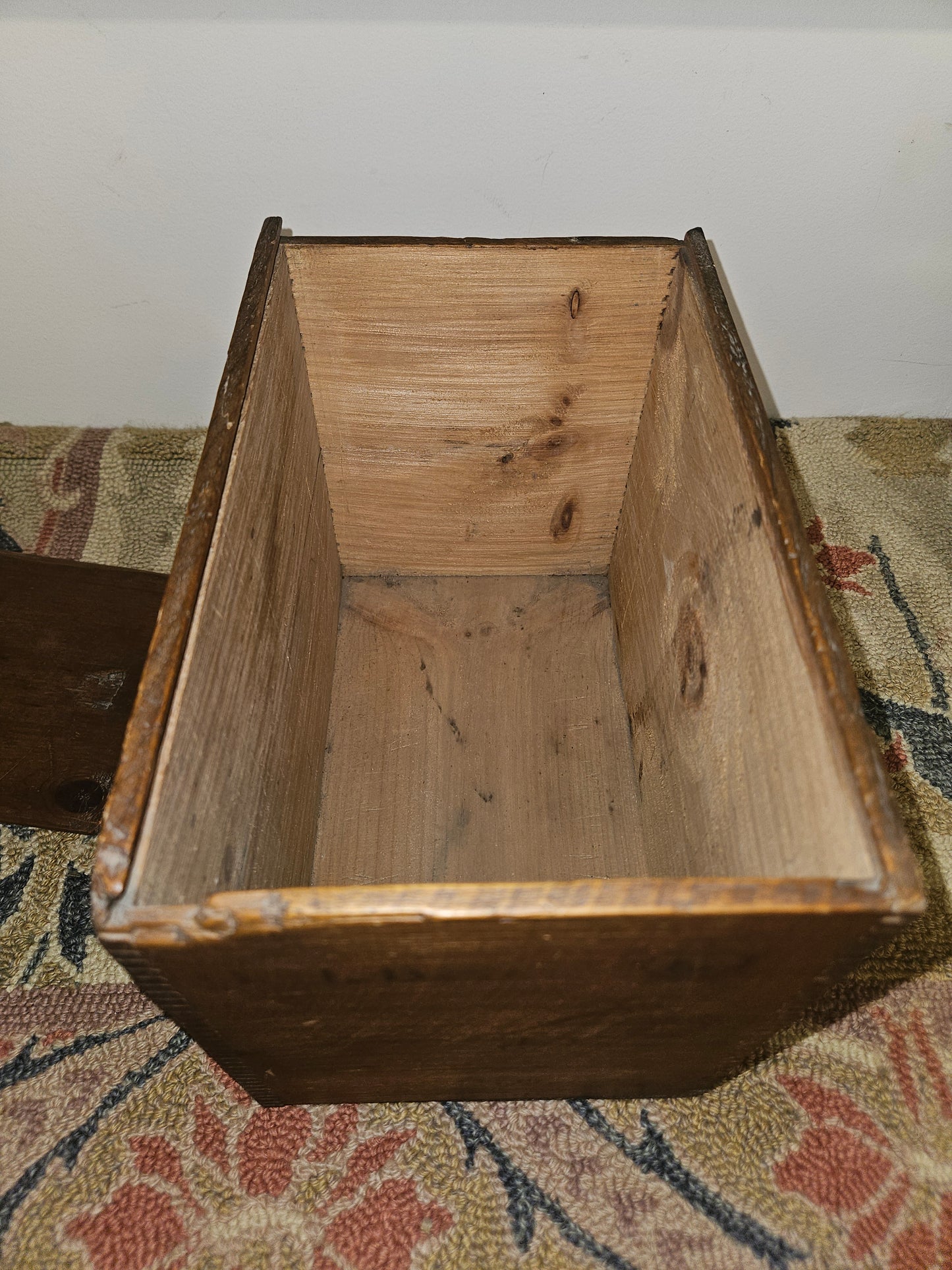 Primitive Phoenix Pepper Fingered Jointed Box W/ Slide Lid.