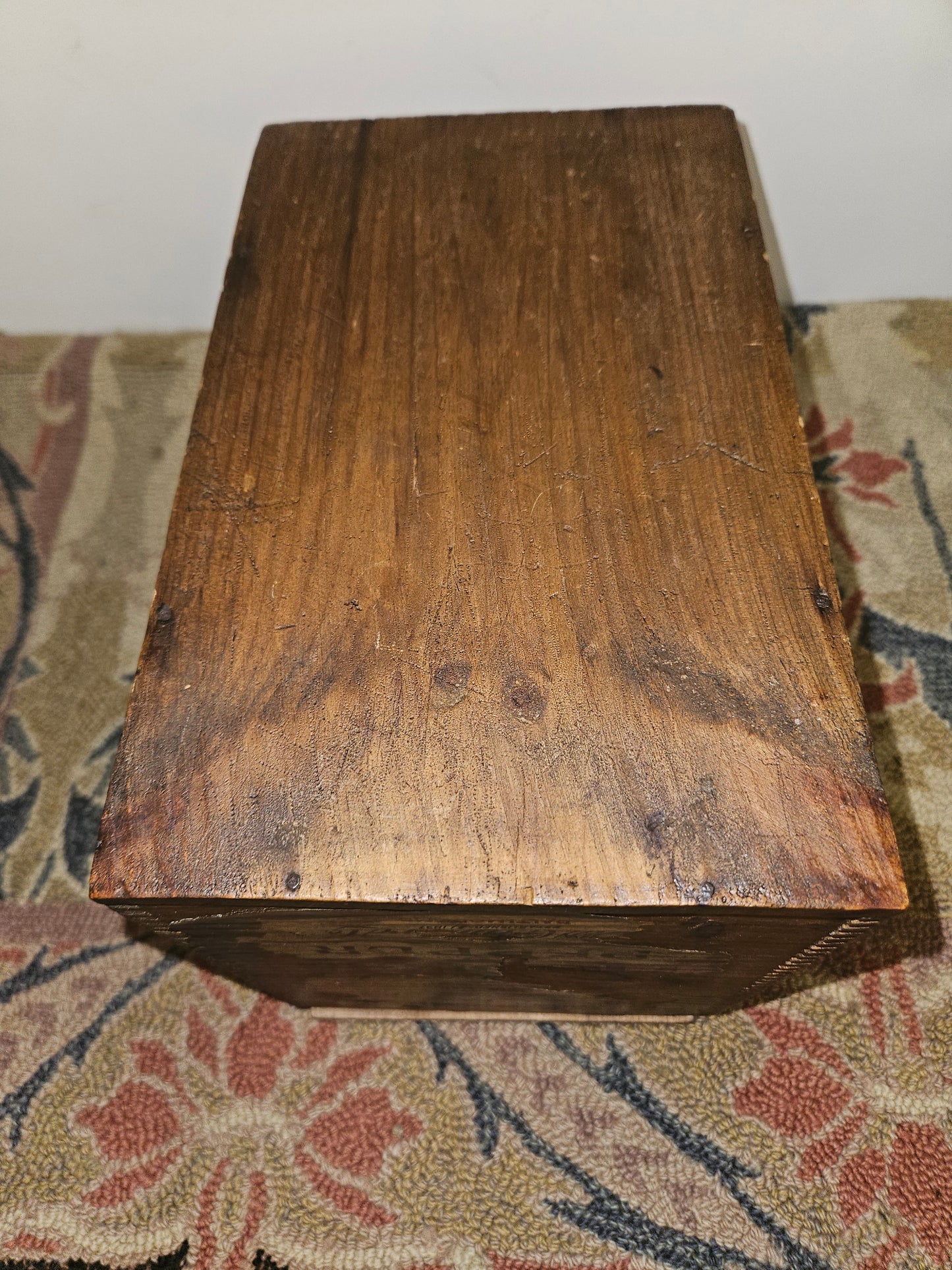 Primitive Phoenix Pepper Fingered Jointed Box W/ Slide Lid.