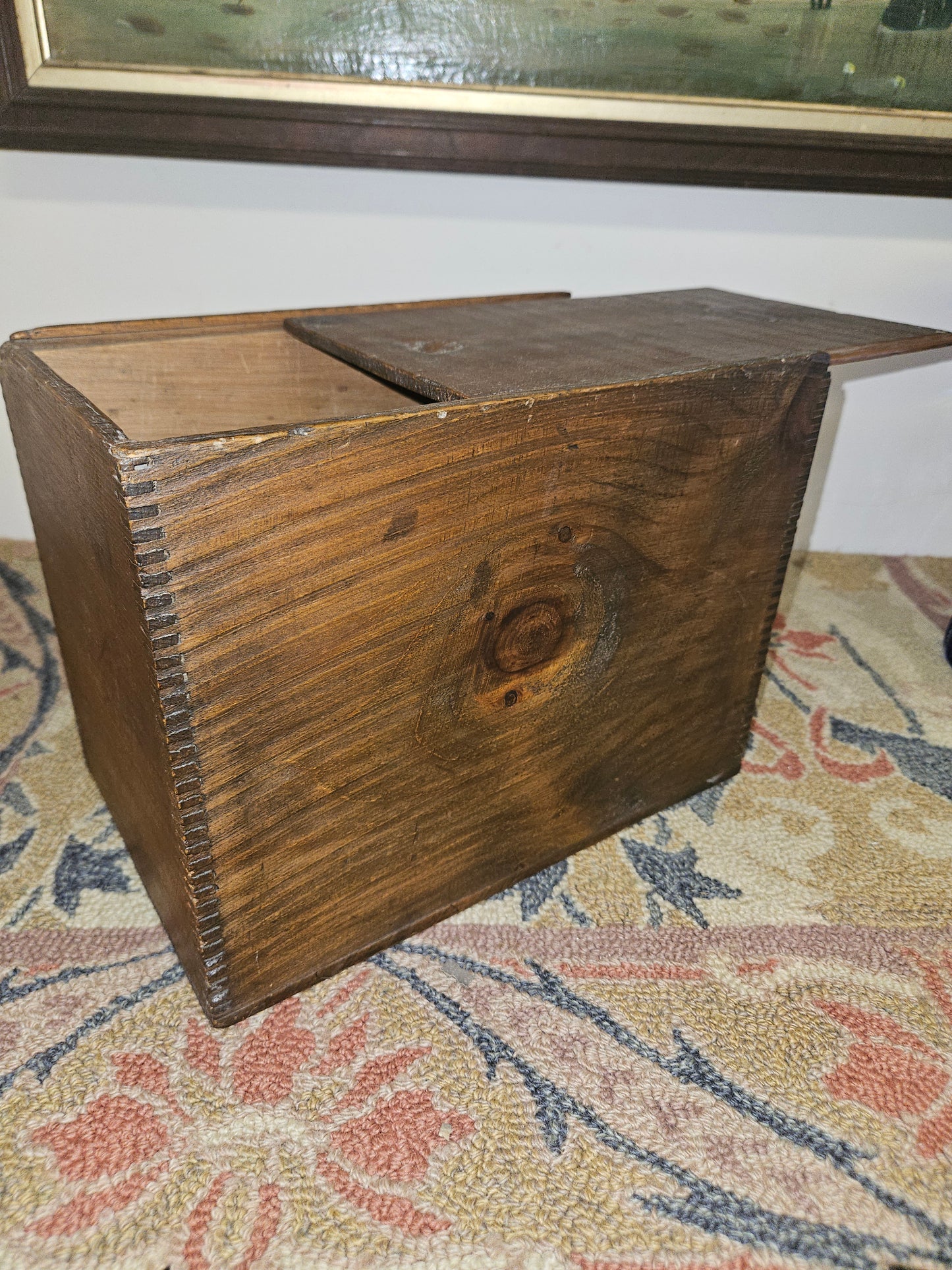 Primitive Phoenix Pepper Fingered Jointed Box W/ Slide Lid.