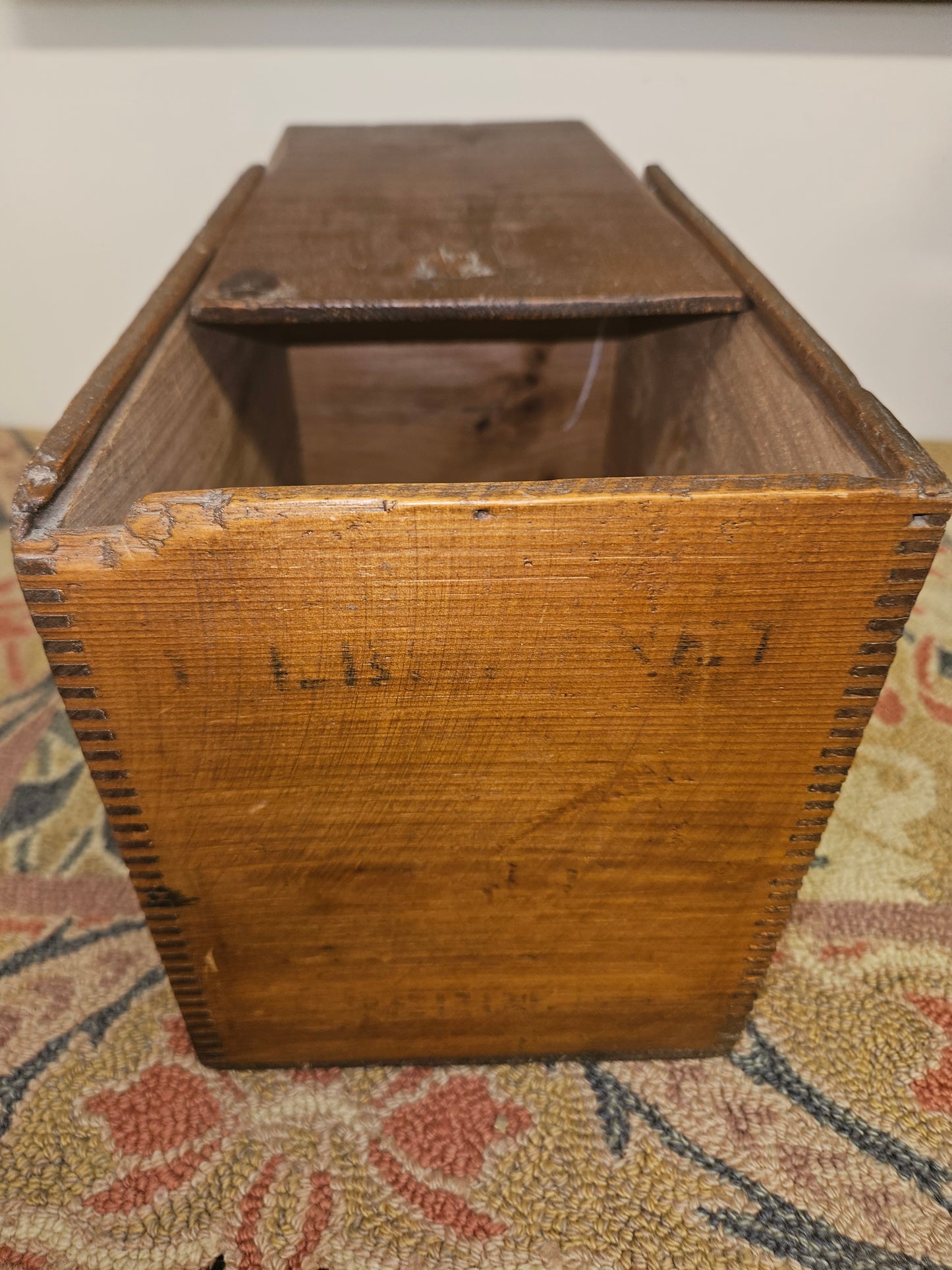 Primitive Phoenix Pepper Fingered Jointed Box W/ Slide Lid.