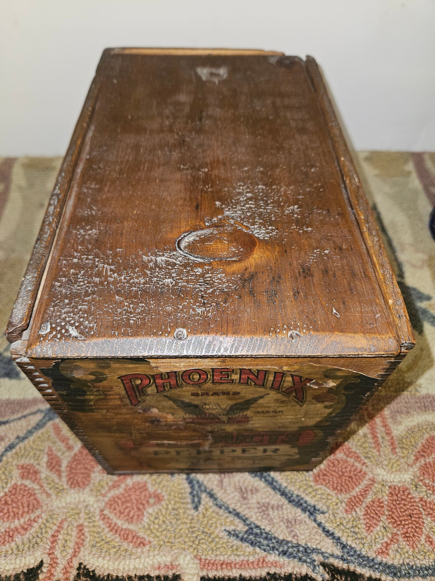Primitive Phoenix Pepper Fingered Jointed Box W/ Slide Lid.